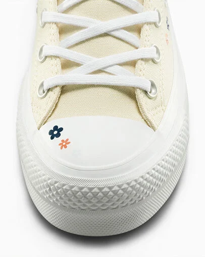 Chuck Taylor All Star Lift Platform Petite Petals Light Dune/White/Vintage Peach, Reflective View