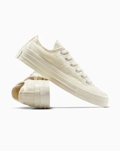 Chuck 70 Lace Vintage White/Vintage White, Detail Angle View