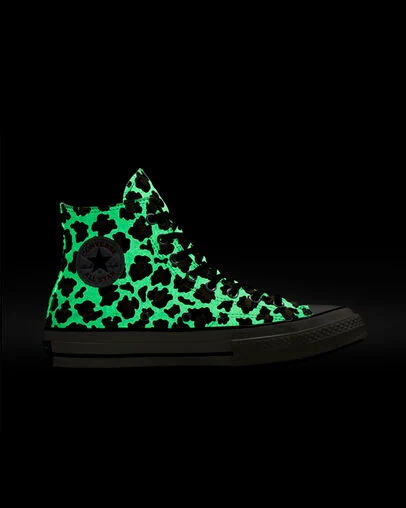 Chuck 70 Glow-In-The-Dark Leopard Print Egret/Light Fawn/Black, Detail Angle View