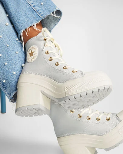 Chuck 70 De Luxe Heel Platform Crafted Stitching Fossilized Grey/Egret/Egret, On Foot Shot 2