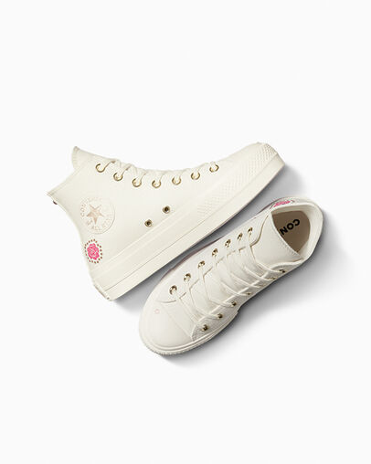 Chuck Taylor All Star Lift Platform Shine Pop Egret/Light Gold/Vapor Violet, Angled View