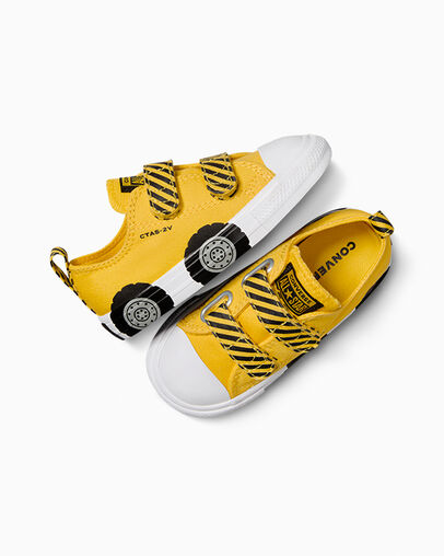 Chuck Taylor All Star Construction Truck Easy-On Amarillo/Black/White, Angled View