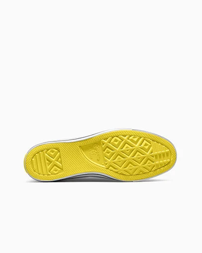 Converse x Minions Chuck Taylor All Star White/Yellow/White, Detail Angle View