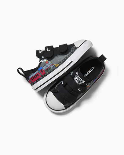 Chuck Taylor All Star Trains Easy On Black/Red/White, Angled View