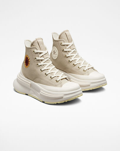 Run Star Legacy CX Platform Festival Florals Beach Stone/Egret/Red Oak, Angled View