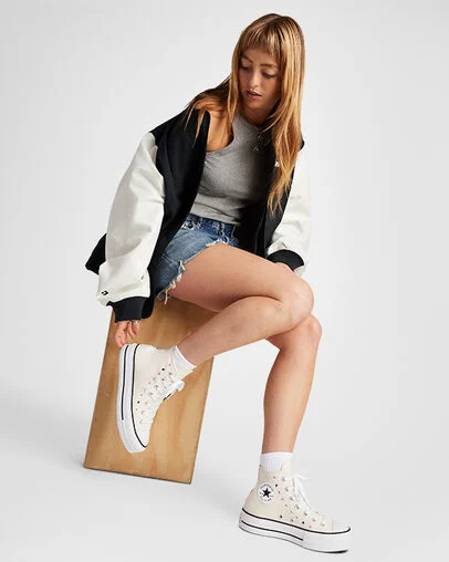 Chuck Taylor All Star Lift Platform Celestial Egret/Black/Cactus Bud, On Foot Shot 2