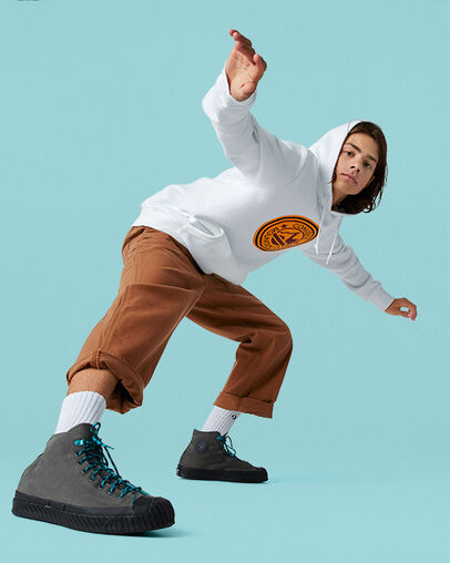 Mountain Club Patch Pullover Hoodie White