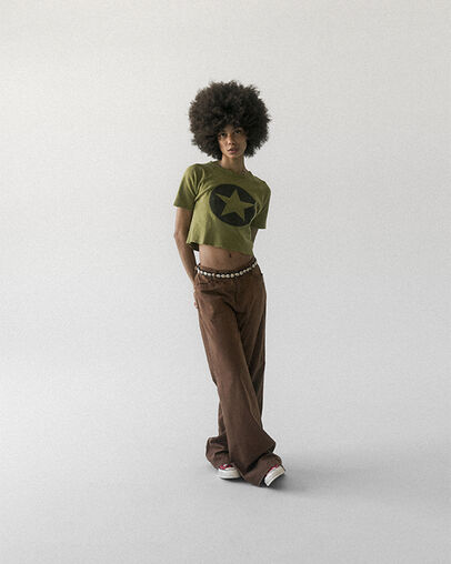 Chuck 70 Canvas Enamel Red/Egret/Black, On Foot Shot 1