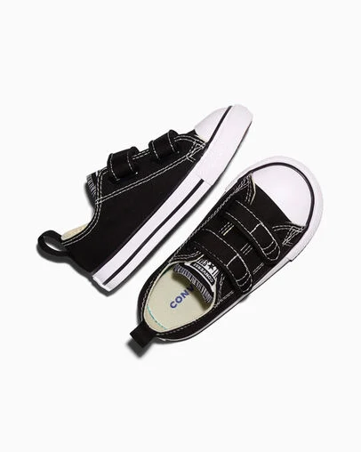 Chuck Taylor All Star Easy-On Canvas Black, Angled View
