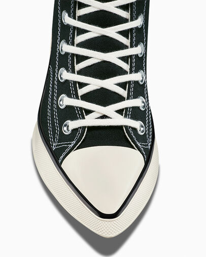 Chuck 70 De Luxe Pointed Black/White/Black, Detail Angle View