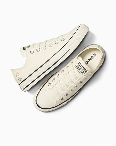 Chuck Taylor All Star Embroidered Little Flowers Egret/Egret/Black, Angled View