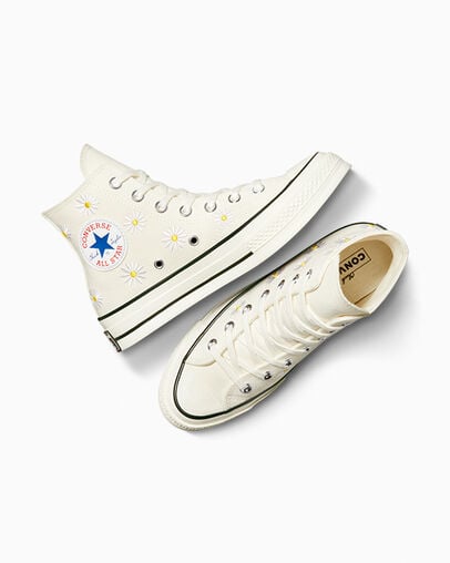 Chuck 70 Embroidered Daisies Egret/White/Black, Angled View