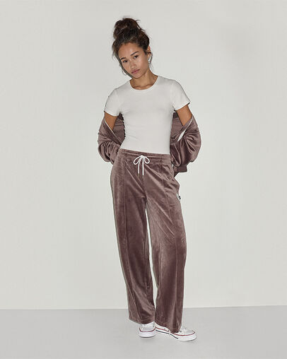 Chuck Taylor Patch Velour Relaxed Track Pant Pot Hole Plum