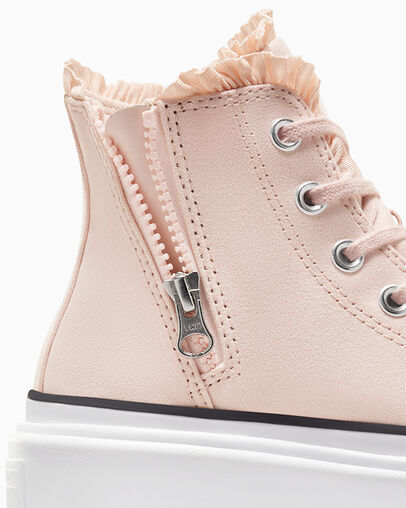 Chuck Taylor All Star Lugged Lift Ruffles Blush Hush/White/Vamp Pyre, Detail Angle View