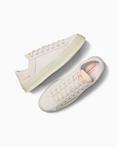 Chuck 70 Marquis Light Dune/Gold/Egret, Angled View