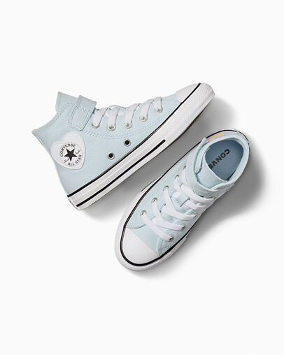 Chuck Taylor All Star Heart Patch Easy-On Winter Slay Blue /White/Black, Angled View