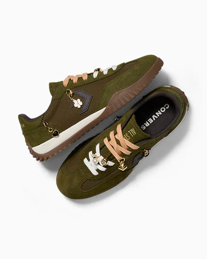 Run Star Trainer Charms Surplus Olive/Egret, Angled View