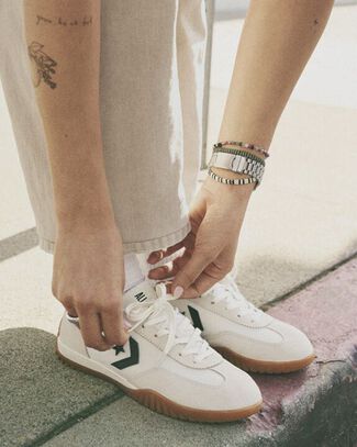 Run Star Trainer Egret/Black/Honey, Outer Side View