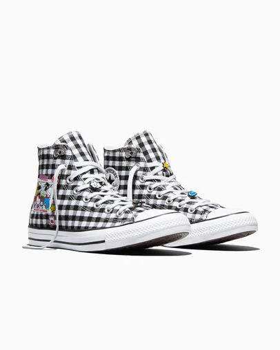 Converse x Hello Kitty And Friends Chuck Taylor All Star Picnic Black/White/Pink, Top and Side View