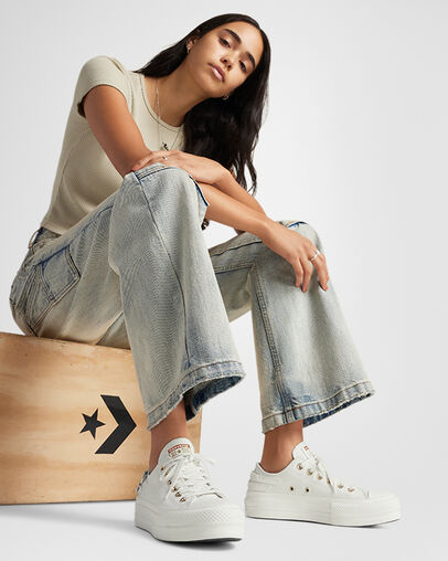 Chuck Taylor All Star Lift Platform Buckle Egret/Egret/Black, On Foot Shot 2