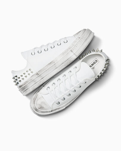 Chuck 70 Studded White/Black/White, Angled View