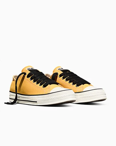 Chuck Taylor Throwback Gold Palm/Vintage White/Black, Top and Side View