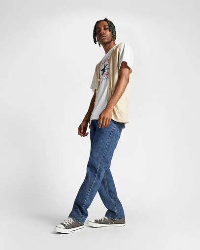 Chuck Taylor All Star Canvas Charcoal, On Foot Shot 1