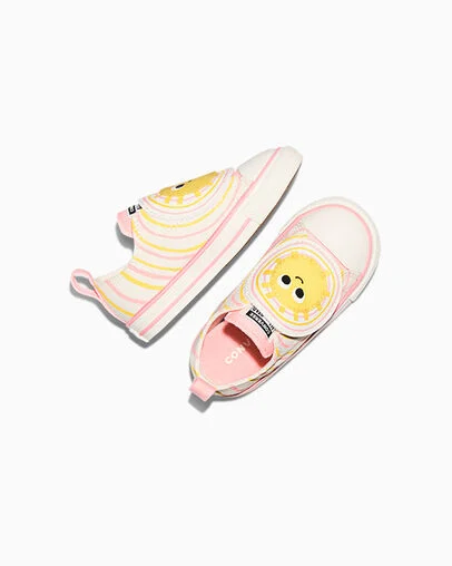 Chuck Taylor All Star Easy-On Sunshine Egret/All Heat/Sunny Outlook, Angled View