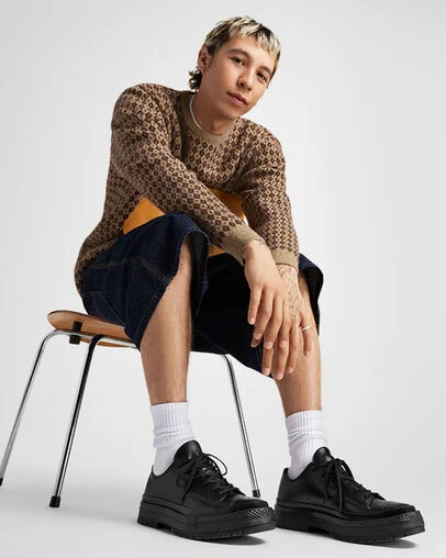 Chuck 70 National Leather Black/Black/Black, On Foot Shot 2