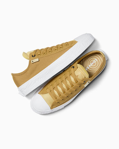 Chuck Taylor Alt Star Trek Tan/Utility Sunflower, Angled View