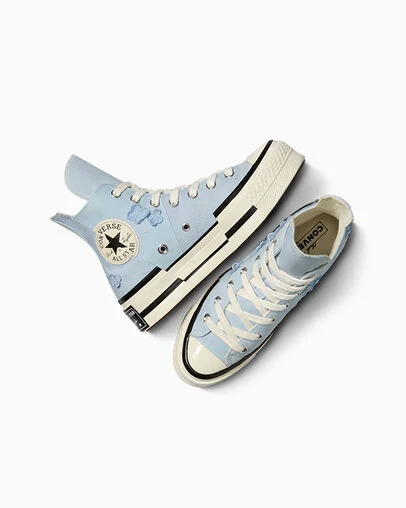 Chuck 70 Plus 3D Flowers Cloudy Daze Grey/Egret/Black, Angled View