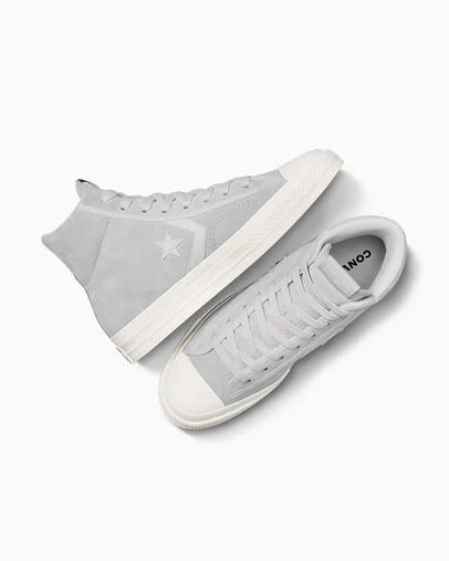 Star Player 76 Suede Grey Area/Barely Grey, Angled View