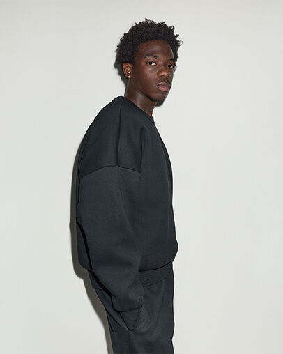 SHAI 001 Long Sleeve Boxy Crew Converse Black