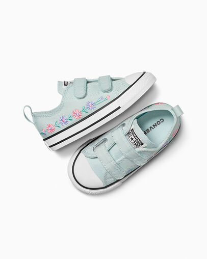 Chuck Taylor All Star Easy-On Embroidered Florals You Dew You, Angled View