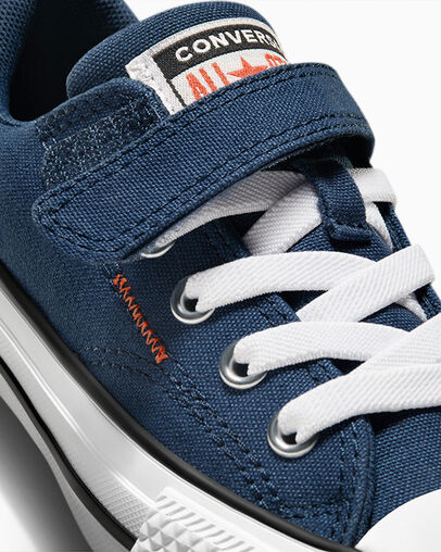 Chuck Taylor All Star Malden Street Easy On Navy/Pale Magma/White, Detail Angle View