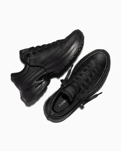 Run Star Crush Leather Black/Black/Dark Matter, Angled View