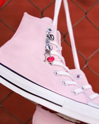 Chuck Taylor All Star Valentine's Day New Found Bloom Pink/Egret/Days Ahead Red, Detail Angle View