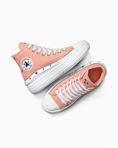 Chuck Taylor All Star Move Platform Petite Petals Vintage Peach/White, Angled View
