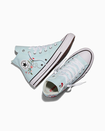 Chuck Taylor All Star Cherry Blossoms Cold Touch/White/Black, Angled View