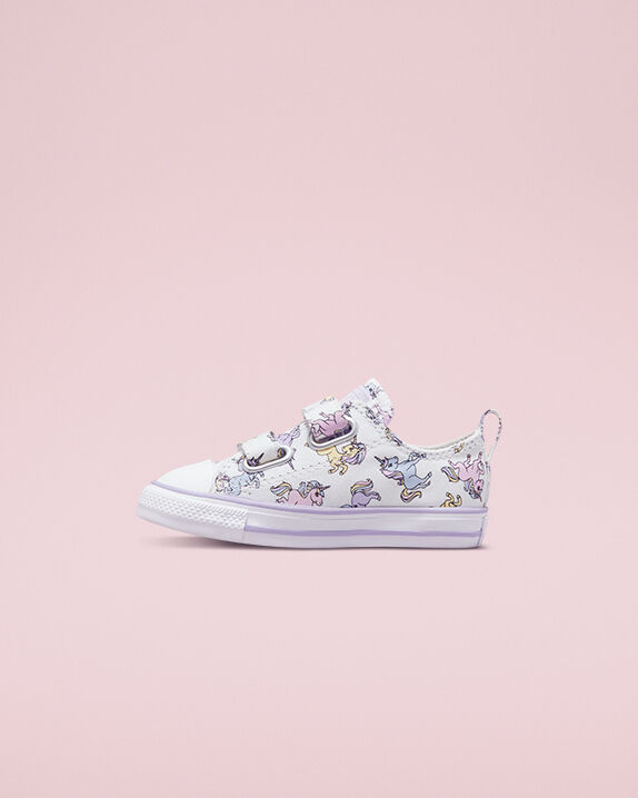 white crib converse