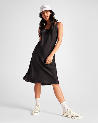 Chuck Taylor All Star Embroidered Little Flowers Egret/Egret/Black, On Foot Shot 1