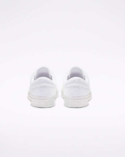 One Star Seasonal Color White/White/White