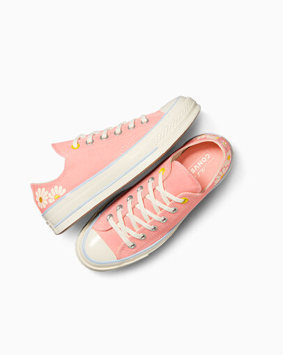 Chuck 70 Daisy Pink Phase/Egret/Cloudy Daze Grey, Angled View