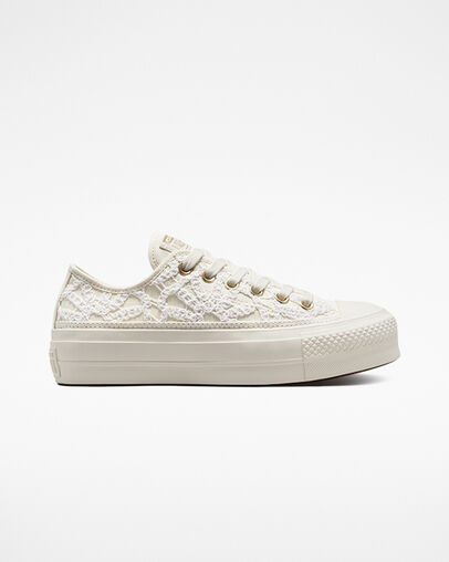 black daisy converse