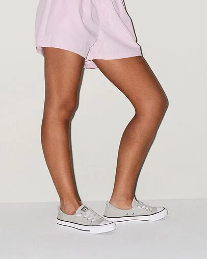 Chuck Taylor All Star Shoreline Canvas Cloud Gray, On Foot Shot 1