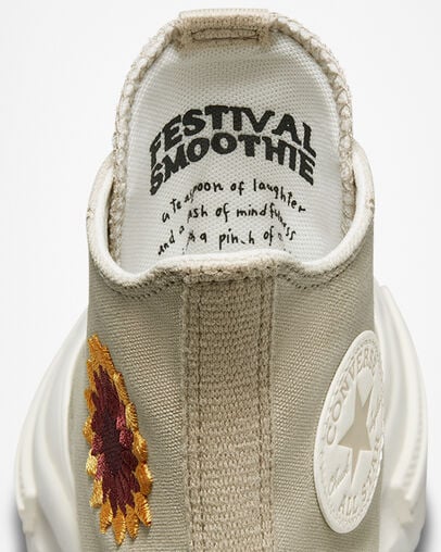 Run Star Legacy CX Platform Festival Florals Beach Stone/Egret/Red Oak, Detail Angle View