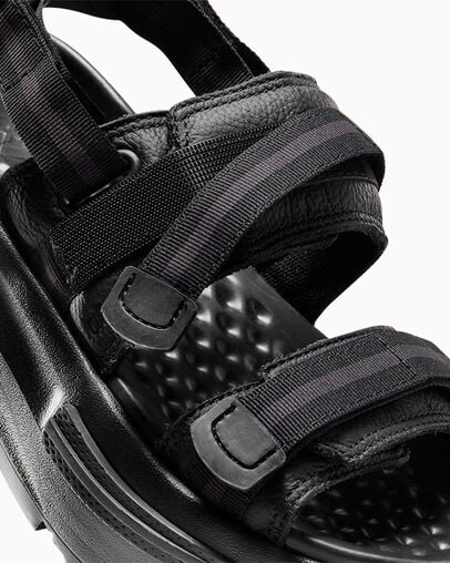 Run Star Utility Sandal CX Black/Black/Black, Detail Angle View