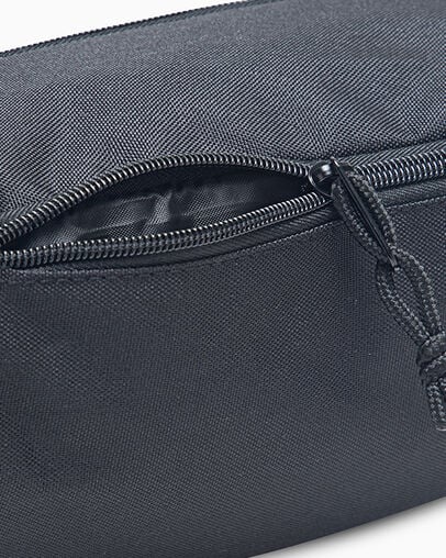GO 2 Sling Pack Black, Detail View