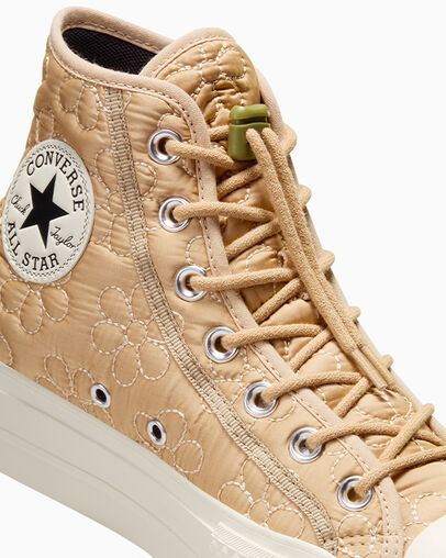 Chuck Taylor All Star Lift Platform Quilted Epic Dune/Nomad Khaki/Egret, Detail Angle View