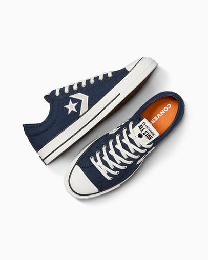 Star Player 76 Obsidian/Vintage White, Angled View